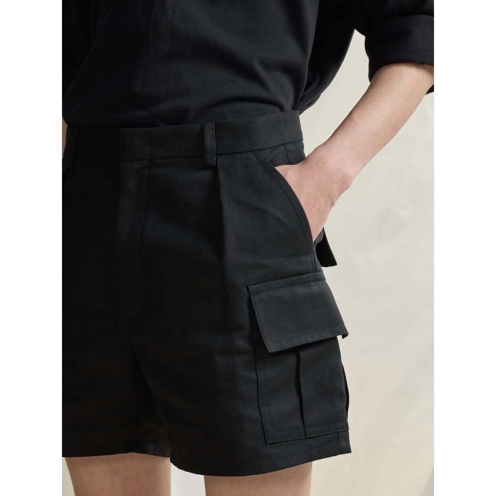 Gitano Vintage Black High Waisted Pleated Cargo Shorts Women Size 12 Cuffed Hem